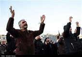 تجمع سوگواران رهبر شهید انقلاب در میدان انقلاب