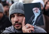 تجمع سوگواران رهبر شهید انقلاب در میدان انقلاب