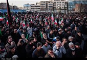 تجمع سوگواران رهبر شهید انقلاب در میدان انقلاب