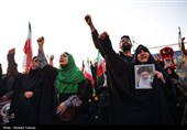 تجمع سوگواران رهبر شهید انقلاب در میدان انقلاب