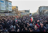 تجمع سوگواران رهبر شهید انقلاب در میدان انقلاب