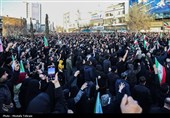 تجمع سوگواران رهبر شهید انقلاب در میدان انقلاب
