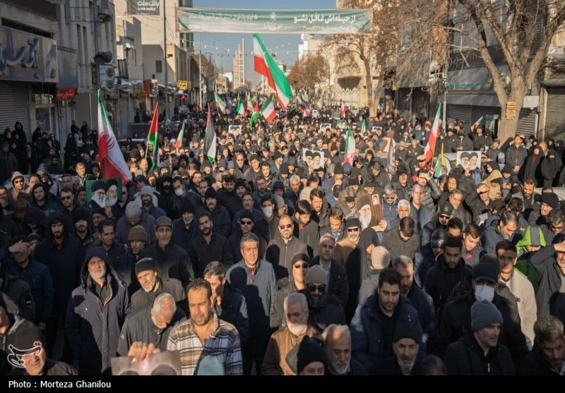 خروش مردم زنجان در پی شهادت امام خامنه‌ای