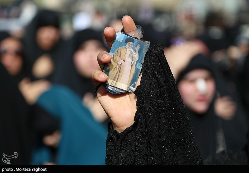 تجمع خیره‌کننده سوگواران امام شهید انقلاب در میدان امیرچخماق یزد