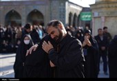 حرم حضرت معصومه(س) مملو از مردم سوگوار رهبر شهید انقلاب