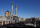 حرم حضرت معصومه(س) مملو از مردم سوگوار رهبر شهید انقلاب