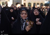 حرم حضرت معصومه(س) مملو از مردم سوگوار رهبر شهید انقلاب