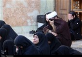 حرم حضرت معصومه(س) مملو از مردم سوگوار رهبر شهید انقلاب