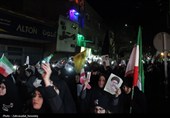 🖼 #گزارش_تصویری | حماسه آفرینی مردم مقتدر قزوین برای سومین شب متوالی در خیابان‌های شهر ‌ 📱رسانه با