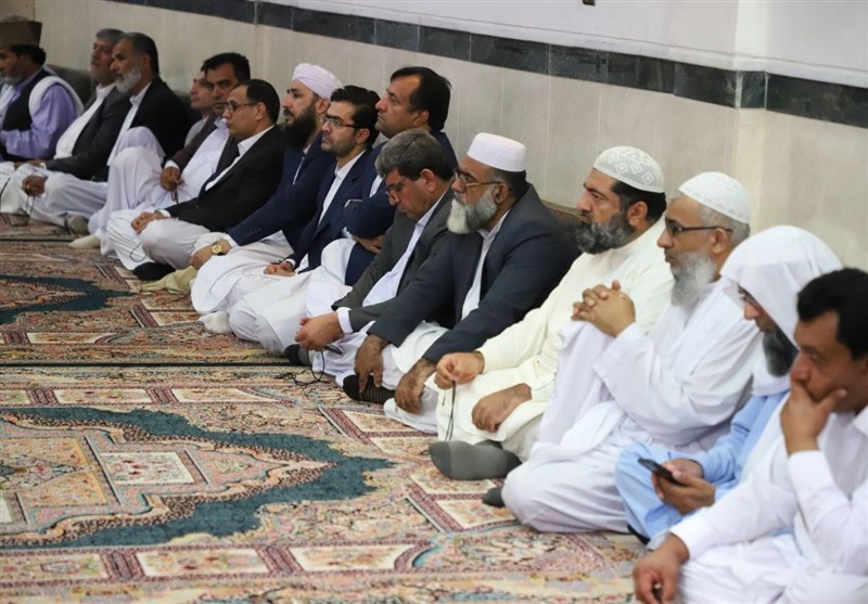 ورود کاروان علمای اهل سنت برای حضور در مراسم تشییع رهبر شهید به مشهد