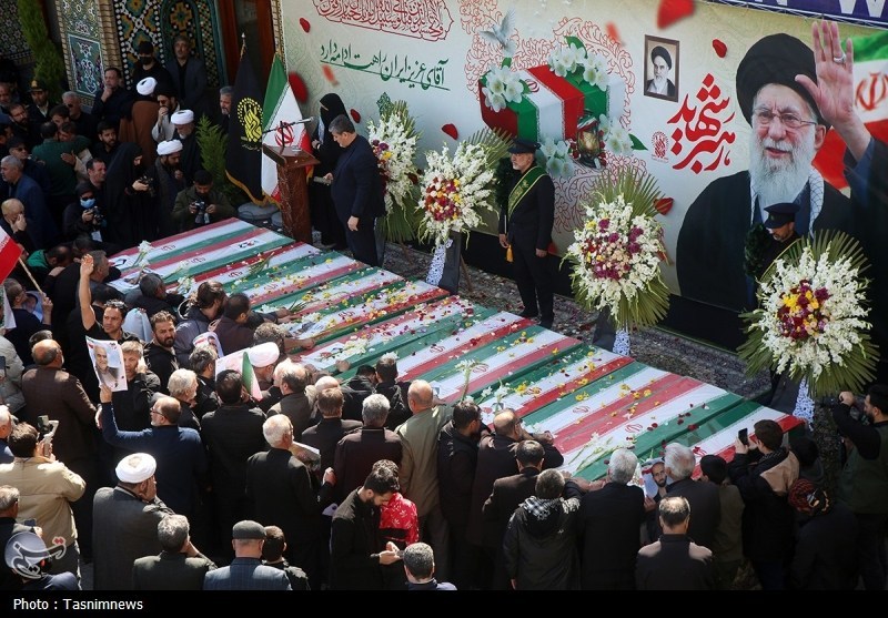 بدرقه پیکر مطهر 13 شهید در قم