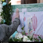 تشییع لاله‌های ارغوانی در دیار آفتاب