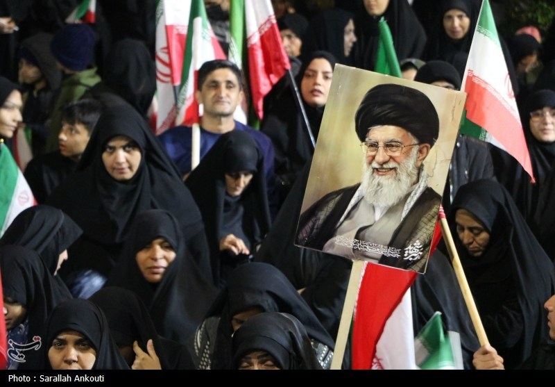 خون مطهر رهبر شهید دلها را متحول کرد