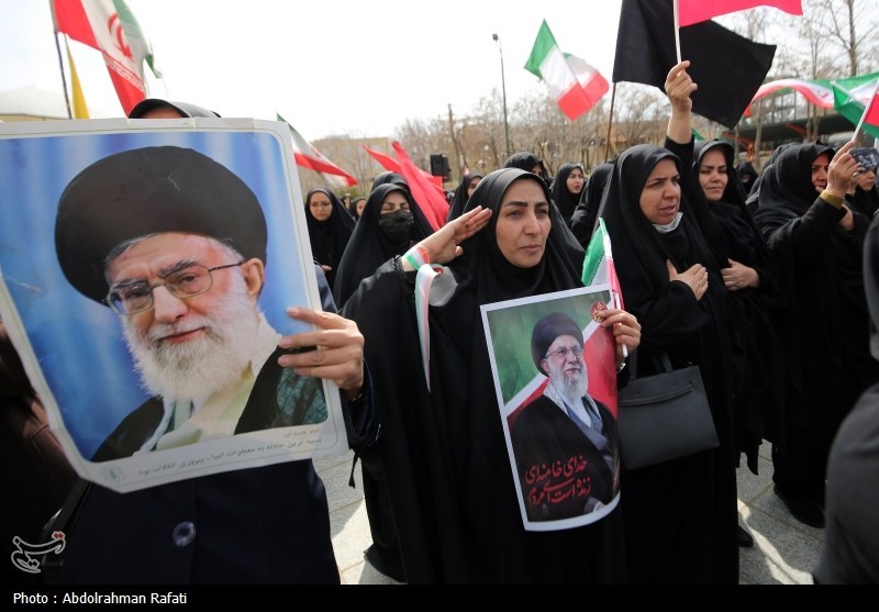 تجمع مردم استان مرکزی برای اعلام بیعت با سومین رهبر انقلاب