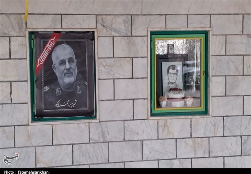گلباران مزار سپهبدشهید پاکپور از سوی خادمان رضوی در استان مرکزی