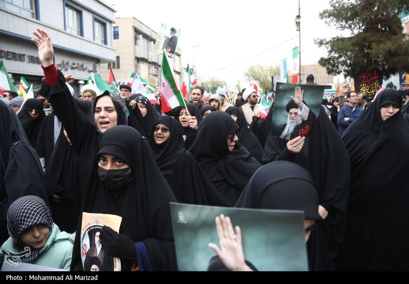 رهبر انقلاب , آیت الله سید مجتبی خامنه‌ای , آیت‌الله سید علی خامنه‌ای , اخبار قم , 