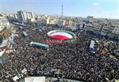 تشییع حماسی شهیدان لاریجانی، سلیمانی و دریادلان ناو دنا در تهران
