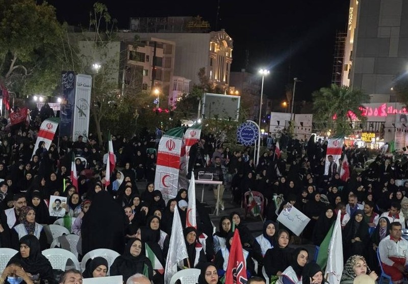 تجمع بوشهری‌‌ها در حمایت از مدافعان میهن در شب اول سال جدید