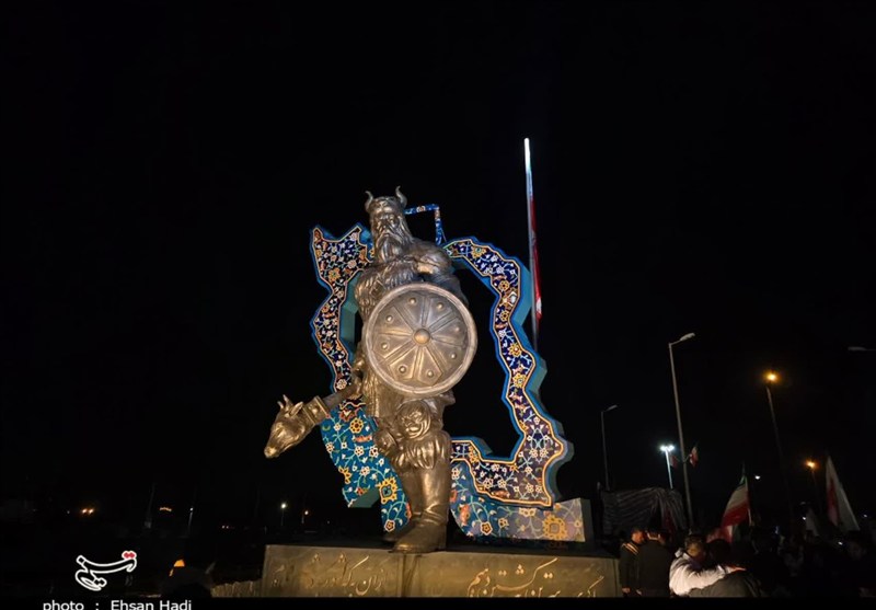 مشهد مقدس , اخبار مشهد , حماسه و مقاومت , فردوسی , خراسان رضوی , هنرمندان , انجمن هنرمندان مجسمهساز ایران ,