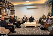 دیدار آیت‌الله صفایی بوشهری با خانواده شهیدان جنگ رمضان در دشتستان