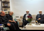 دیدار آیت‌الله صفایی بوشهری با خانواده شهیدان جنگ رمضان در دشتستان