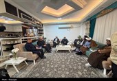 دیدار آیت‌الله صفایی بوشهری با خانواده شهیدان جنگ رمضان در دشتستان