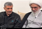 دیدار آیت‌الله صفایی بوشهری با خانواده شهیدان جنگ رمضان در دشتستان