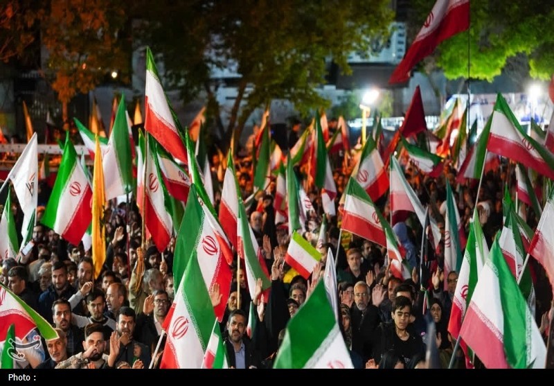 پیام مردم ایلام به دشمنان:ما هیچ گونه سازش با دشمنان نداریم