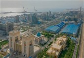 العدو یشن هجوما على مصانع البتروکیماویات فی عسلویة جنوب ایران