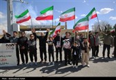 ایجاد زنجیره انسانی دور نیروگاه برق شهید مفتح همدان