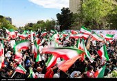 آیین چهلمین روز شهادت دانش‌آموز میناب در تهران