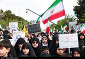 آیین چهلمین روز شهادت دانش‌آموز میناب در تهران