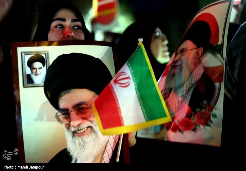 اهدای کمک و همدلی مردم کردستان در حمایت از رزمندگان اسلام