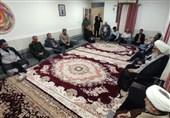 دیدار امام جمعه بوشهر با خانواده شهید دریابان علیرضا تنگسیری