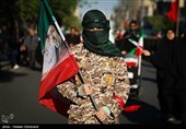 امروز در مراسم عزاداری چهلمین روز شهادت رهبر انقلاب در تهران طیف های مختلفی از مردم عزادار و پیروان راه امام شهیدشان حضور داشتند