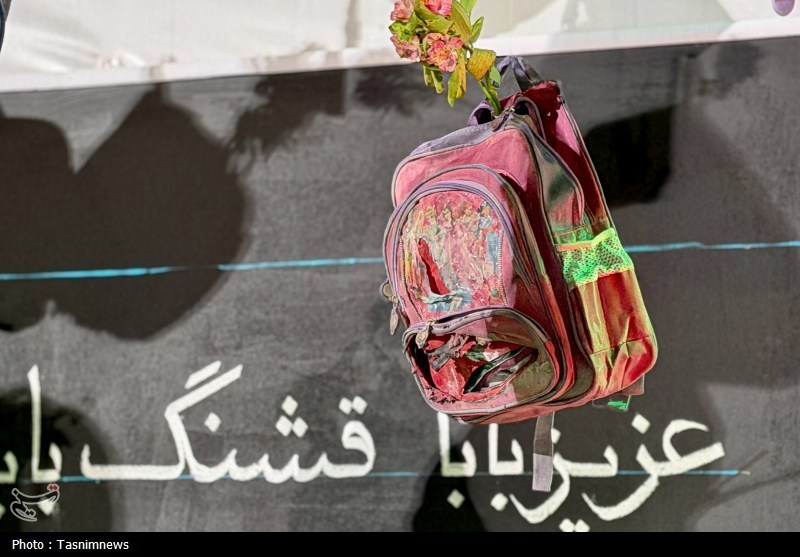 تجلیل از دختران به یاد شهدای میناب