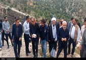 بازدید استاندار از آبشار کمردوغ قلعه رئیسی
