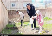 کاشت نهال به یاد رهبر شهید انقلاب در کردستان