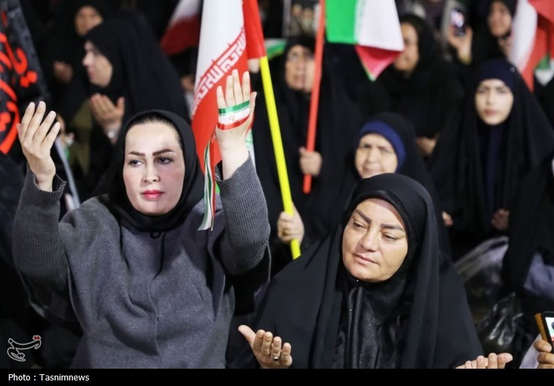 مردم کاشان همچنان پای کار انقلاب/حضور مردم به موج چهل و سوم رسید
