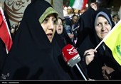 پیام ایستاده در میدان؛ سلام حماسی مردم کردستان به ارتش+فیلم