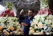 گل‌آرایی ضریح مطهر حرم حضرت معصومه(س)