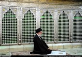 تصاویر حضور شهید امام خامنه‌ای در حرم حضرت معصومه(س)