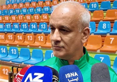 زیر بار دخالت بازیکن در امور تیم نمی روم