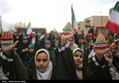 مراسم اهتزاز پرچم امام رضا (ع) بر فراز شهر همدان
