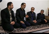 دیدار معاون فرهنگی بنیاد شهید کشور با خانواده‌های شهدای جنگ رمضان البرز
