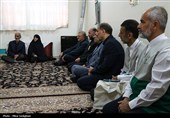 دیدار معاون فرهنگی بنیاد شهید کشور با خانواده‌های شهدای جنگ رمضان البرز