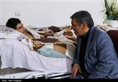 دیدار معاون فرهنگی بنیاد شهید کشور با خانواده‌های شهدای جنگ رمضان البرز