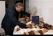 دیدار معاون فرهنگی بنیاد شهید کشور با خانواده‌های شهدای جنگ رمضان البرز