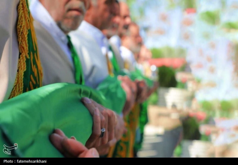 قاب‌های ویژه اهتزاز بیرق رضوی در کاشان