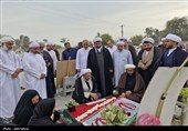 حضور 30 عالم اهل سنت و تشییع قشم در مزار گلزار شهدا و دبستان شجره طیبه میناب